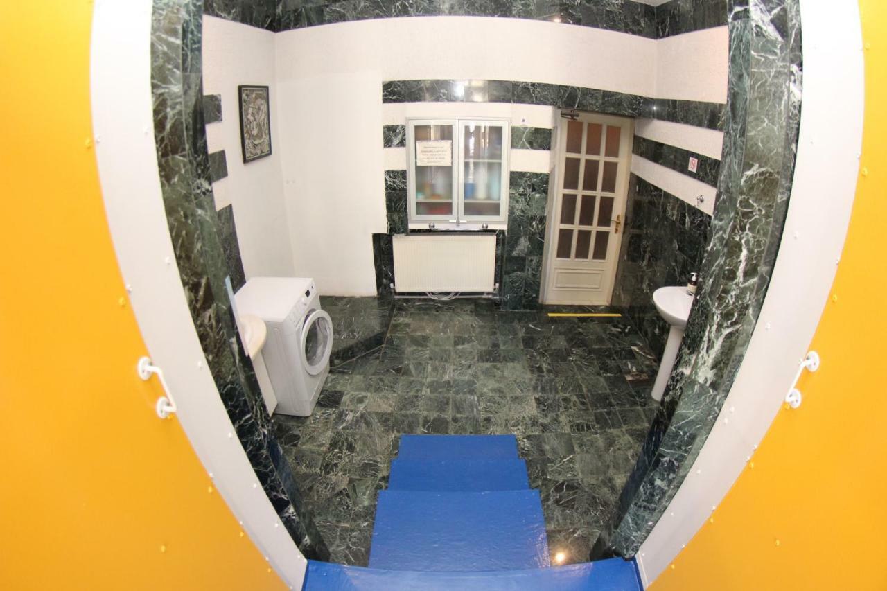 Orpheus Hostel And Apartments 敖德萨 外观 照片
