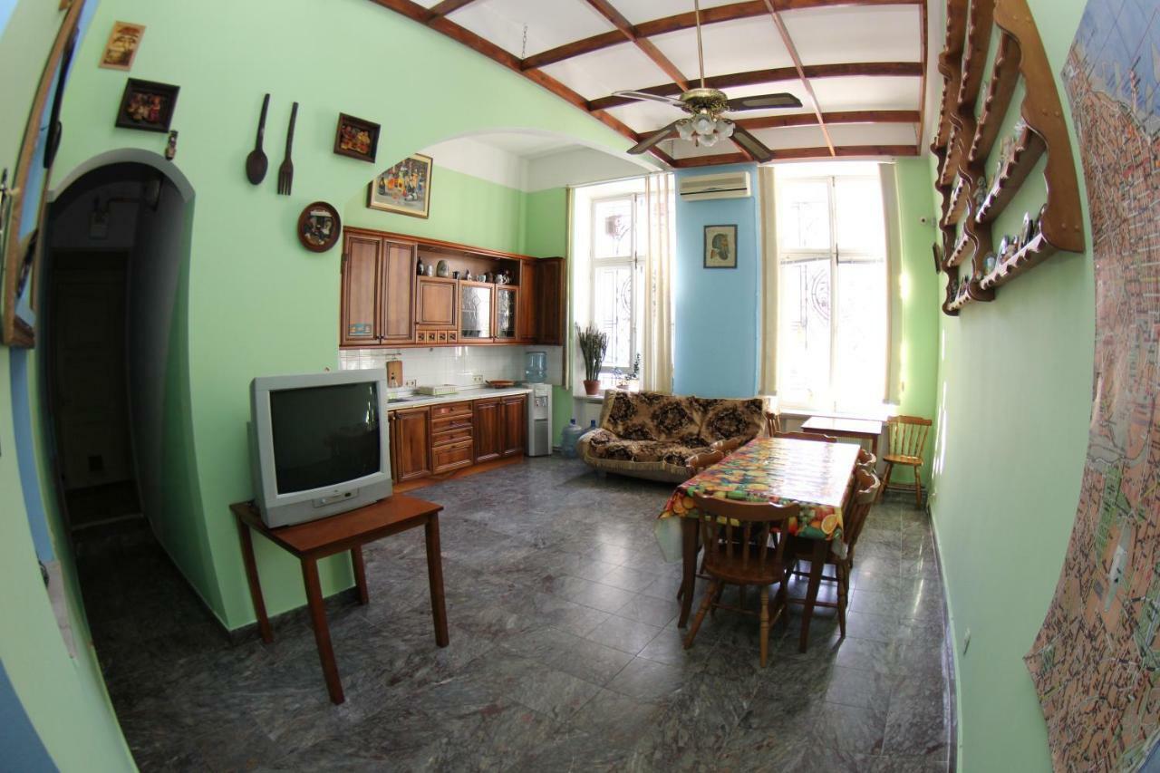 Orpheus Hostel And Apartments 敖德萨 外观 照片