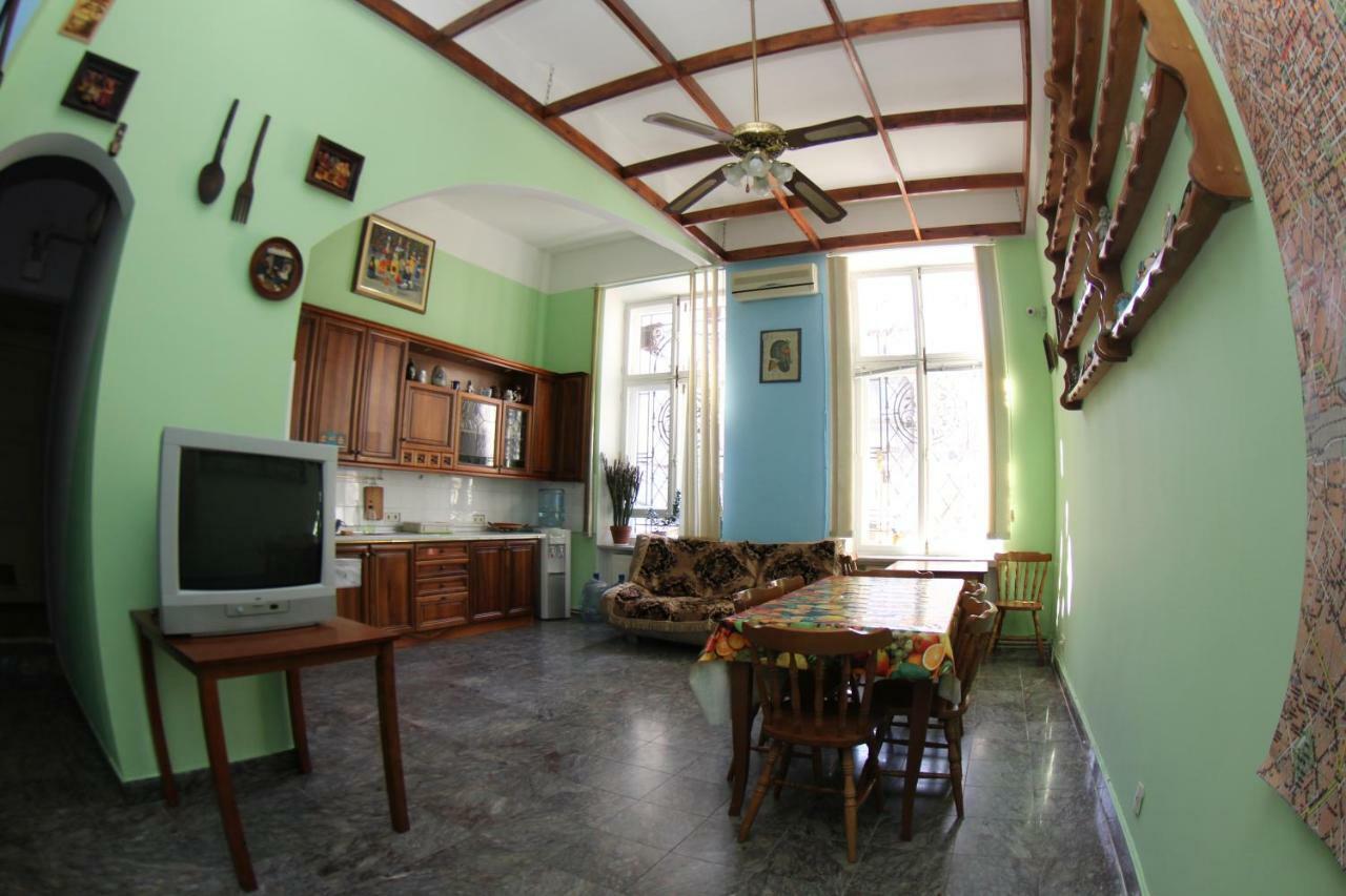 Orpheus Hostel And Apartments 敖德萨 外观 照片